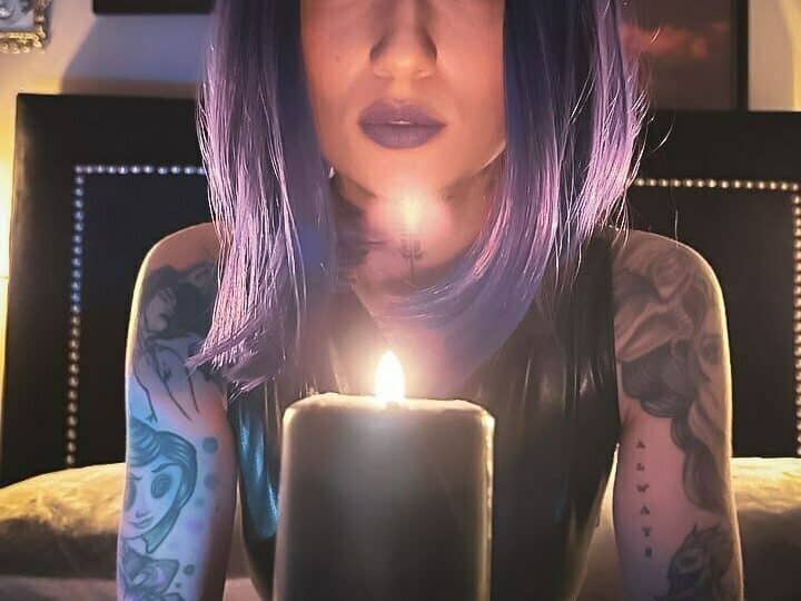 Mon avis concernant Isis Raichu, Camgirl Goth sur CamSoda